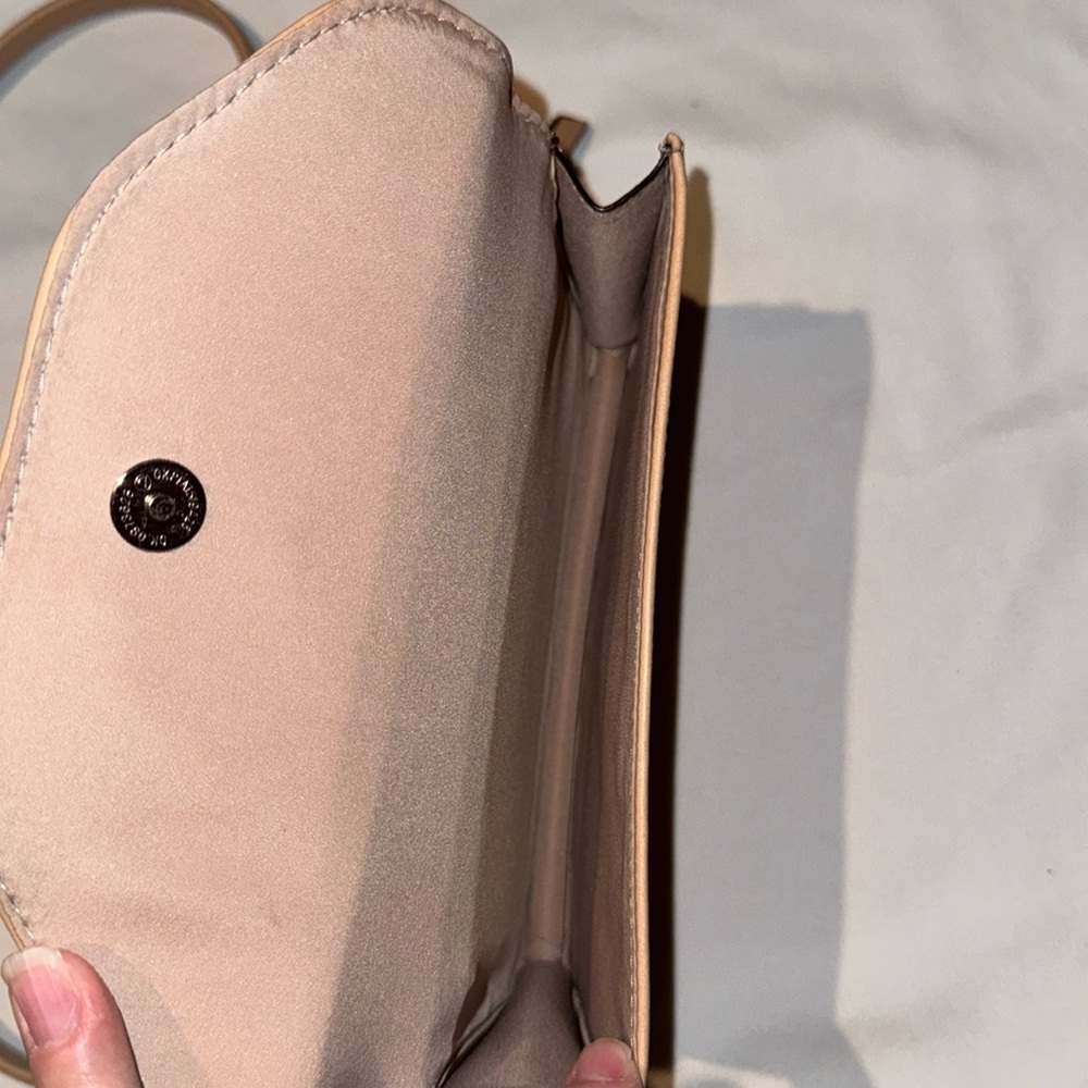 Nine West Crossbody Shoulder Bag Purse Clutch/Wallet -Tan/Cream Color- Beautiful - Picture 2 of 11